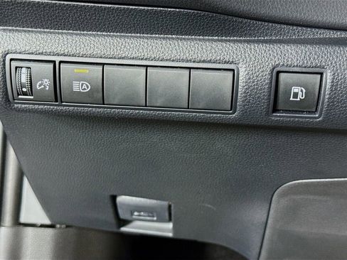 Used 2025 Toyota Corolla XLE FWD image 15