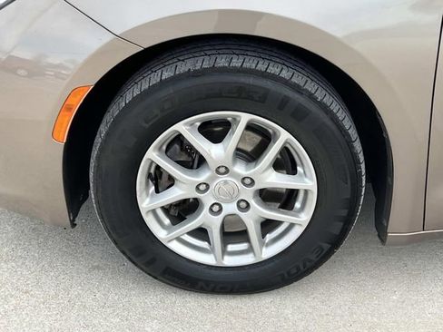 Used 2017 Chrysler Pacifica LX image 10