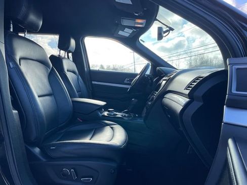 Used 2016 Ford Explorer XLT w/ Equipment Group 201A image 19
