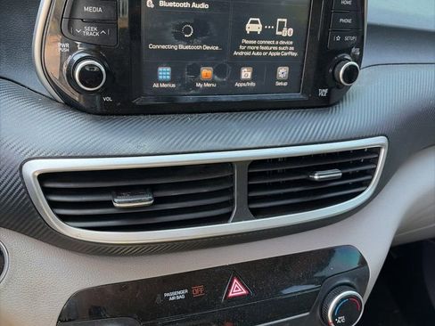 Used 2020 Hyundai Tucson Value FWD image 2