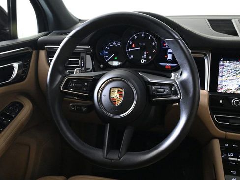 Certified 2024 Porsche Macan image 13