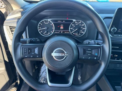 Used 2024 Nissan Rogue SV image 23
