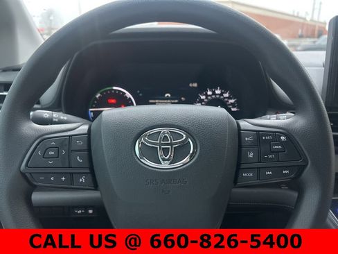 Certified 2025 Toyota Sienna LE image 13