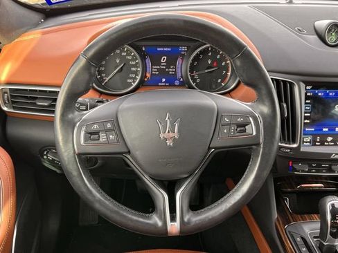 Used 2017 Maserati Levante w/ Luxury Package image 13