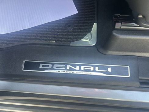 Used 2025 GMC Yukon XL Denali Ultimate AWD/4WD image 24