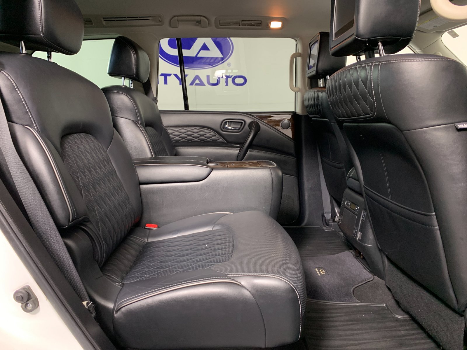 Used 2018 INFINITI QX80 4WD w/ Deluxe Technology Package image 36
