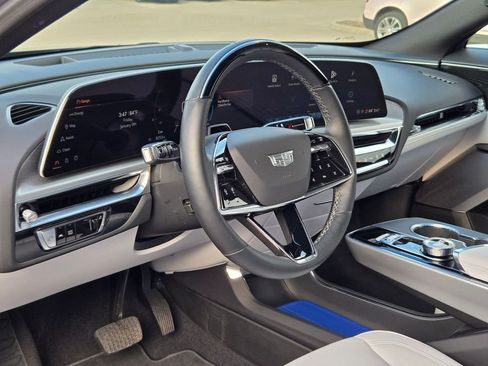 Certified 2025 Cadillac Lyriq Luxury image 10