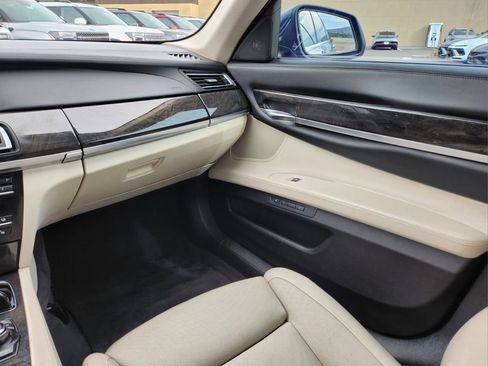 Used 2013 BMW 750Li image 26