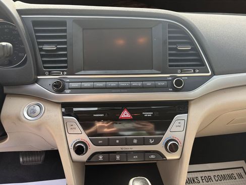 Used 2017 Hyundai Elantra SE w/ SE A/T Tech Package 03 FWD image 16