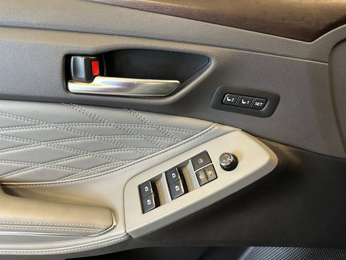 Used 2019 Toyota Avalon Limited FWD image 19