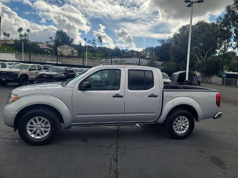 Used 2018 Nissan Frontier SV image 5