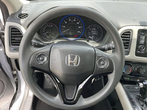 Used 2018 Honda HR-V LX image 15