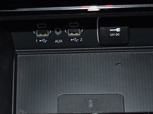 New 2025 Jeep Grand Cherokee Altitude image 18