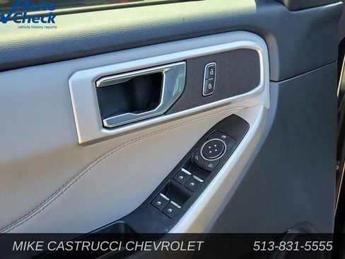 Used 2022 Ford Explorer XLT w/ Equipment Group 202A AWD/4WD image 21