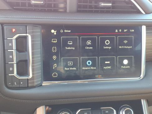 Used 2024 GMC Yukon Denali w/ Denali Reserve Package image 16