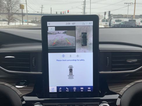 Used 2022 Ford Explorer Limited w/ Limited Technology Package image 35