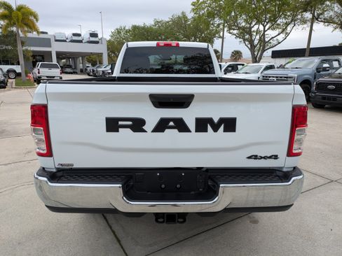 Used 2024 RAM 3500 Big Horn AWD/4WD image 5