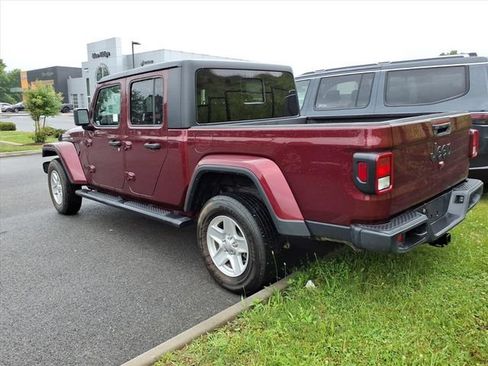 Used 2022 Jeep Gladiator Sport AWD/4WD image 8