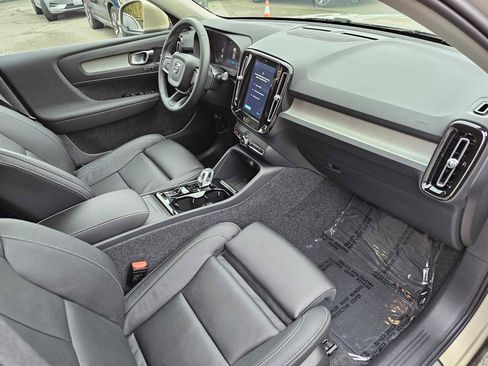 New 2025 Volvo XC40 B5 Plus w/ Climate Package image 12