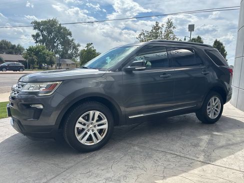 Used 2018 Ford Explorer XLT w/ Equipment Group 201A AWD/4WD image 4
