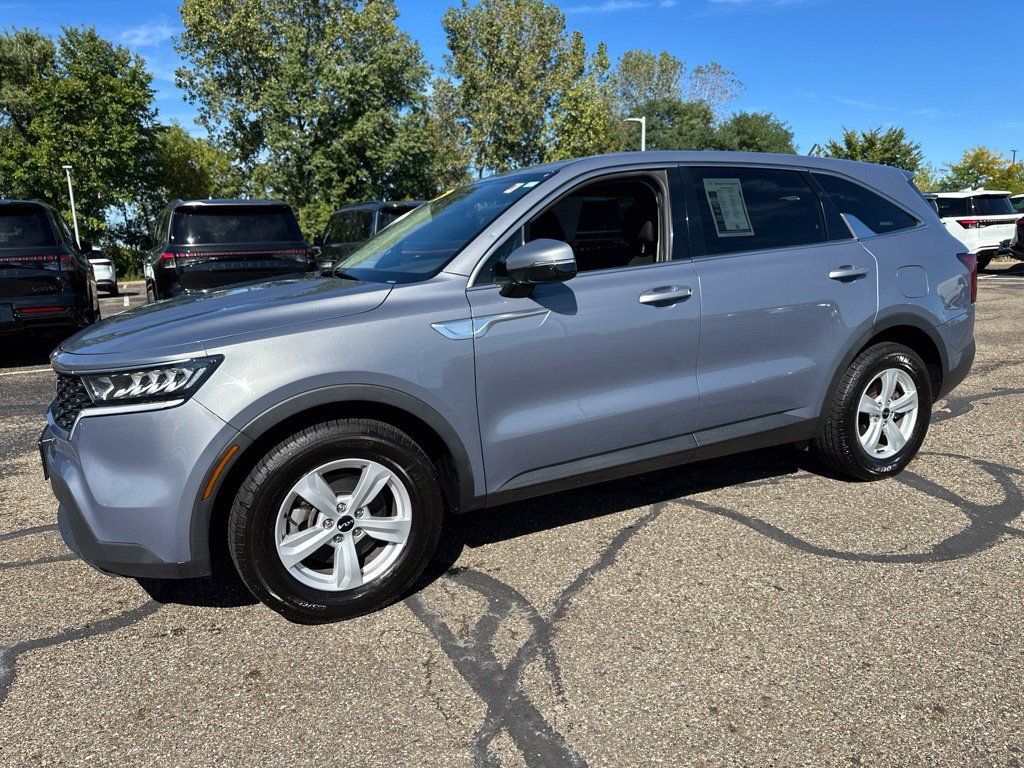 Used 2022 Kia Sorento LX FWD image 5