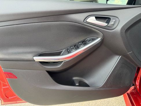 Used 2018 Ford Focus ST image 23