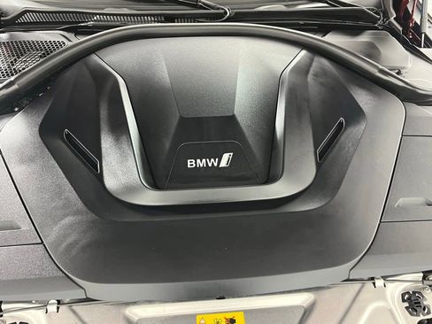 Used 2022 BMW i4 eDrive40 w/ M Sport Package image 34