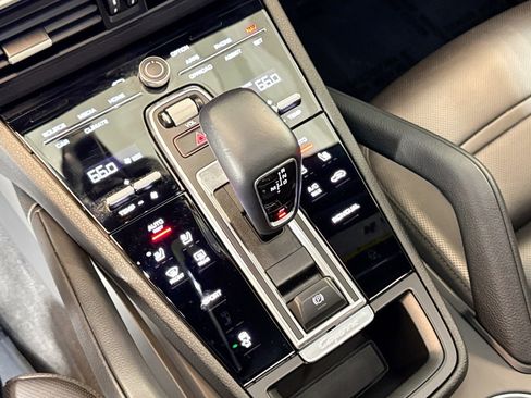 Used 2021 Porsche Cayenne image 16