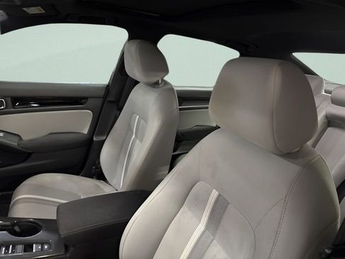 Used 2025 Honda Civic Sport image 9