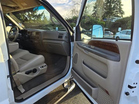 Used 2002 Ford F350 Lariat image 10