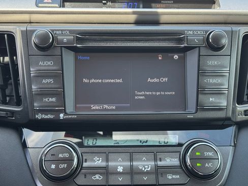 Used 2015 Toyota RAV4 XLE AWD/4WD image 21