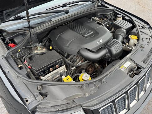 Used 2015 Jeep Grand Cherokee Overland w/ Advanced Technology Group AWD/4WD image 26