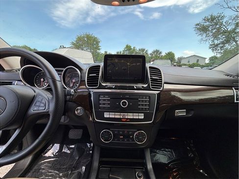 Used 2017 Mercedes-Benz GLS 450 4MATIC image 11