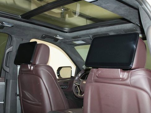 Used 2022 Cadillac Escalade Premium Luxury Platinum image 14