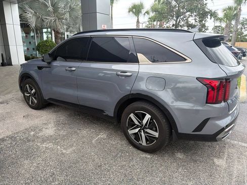 Used 2022 Kia Sorento S w/ Panoramic Sunroof Package FWD image 4