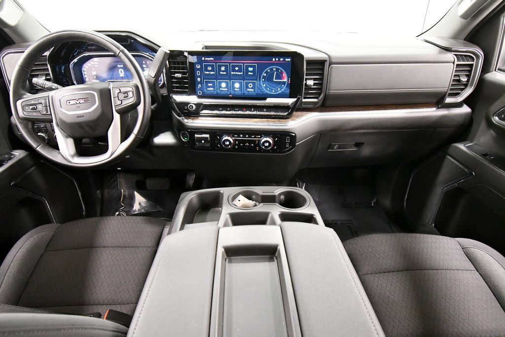 Used 2024 GMC Sierra 1500 Elevation w/ X31 Off-Road Package AWD/4WD image 3