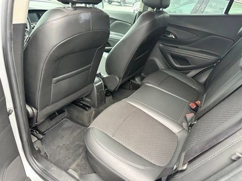 Certified 2022 Buick Encore Preferred w/ Safety Package FWD image 23