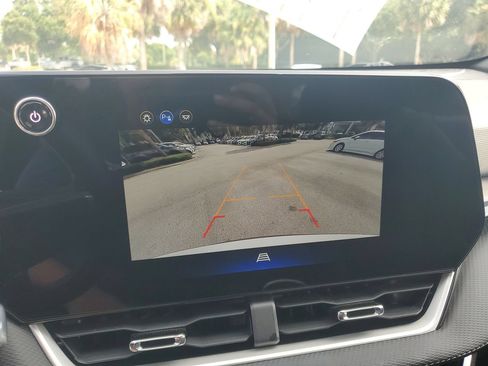 Used 2026 Chevrolet Equinox LT FWD image 21