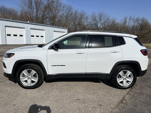 Used 2022 Jeep Compass Latitude w/ Convenience Group image 2
