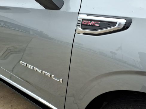 New 2026 GMC Yukon XL Denali AWD/4WD image 10