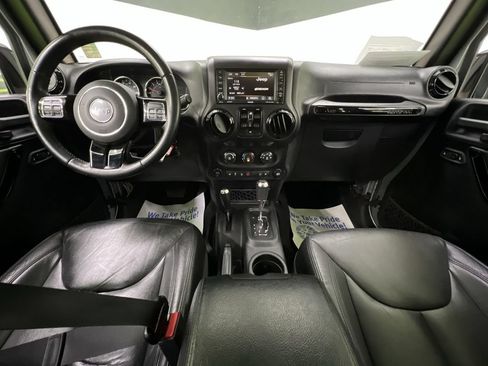 Used 2015 Jeep Wrangler Unlimited Sahara AWD/4WD image 17