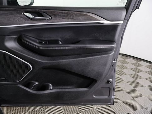 Used 2021 Jeep Grand Cherokee L Limited w/ MOPAR Finishing Package image 27