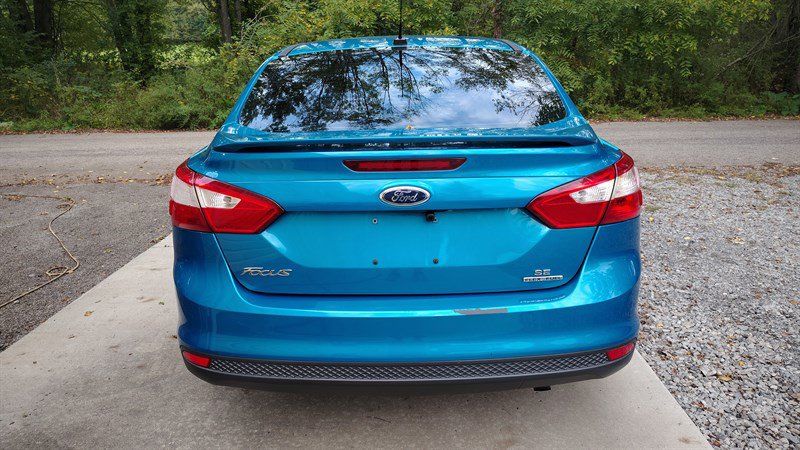 Used 2014 Ford Focus SE w/ Equipment Group 201A FWD image 3