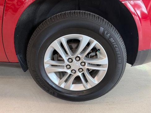 Used 2019 Buick Enclave Essence AWD/4WD image 10