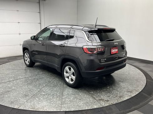 Used 2019 Jeep Compass Latitude AWD/4WD image 2