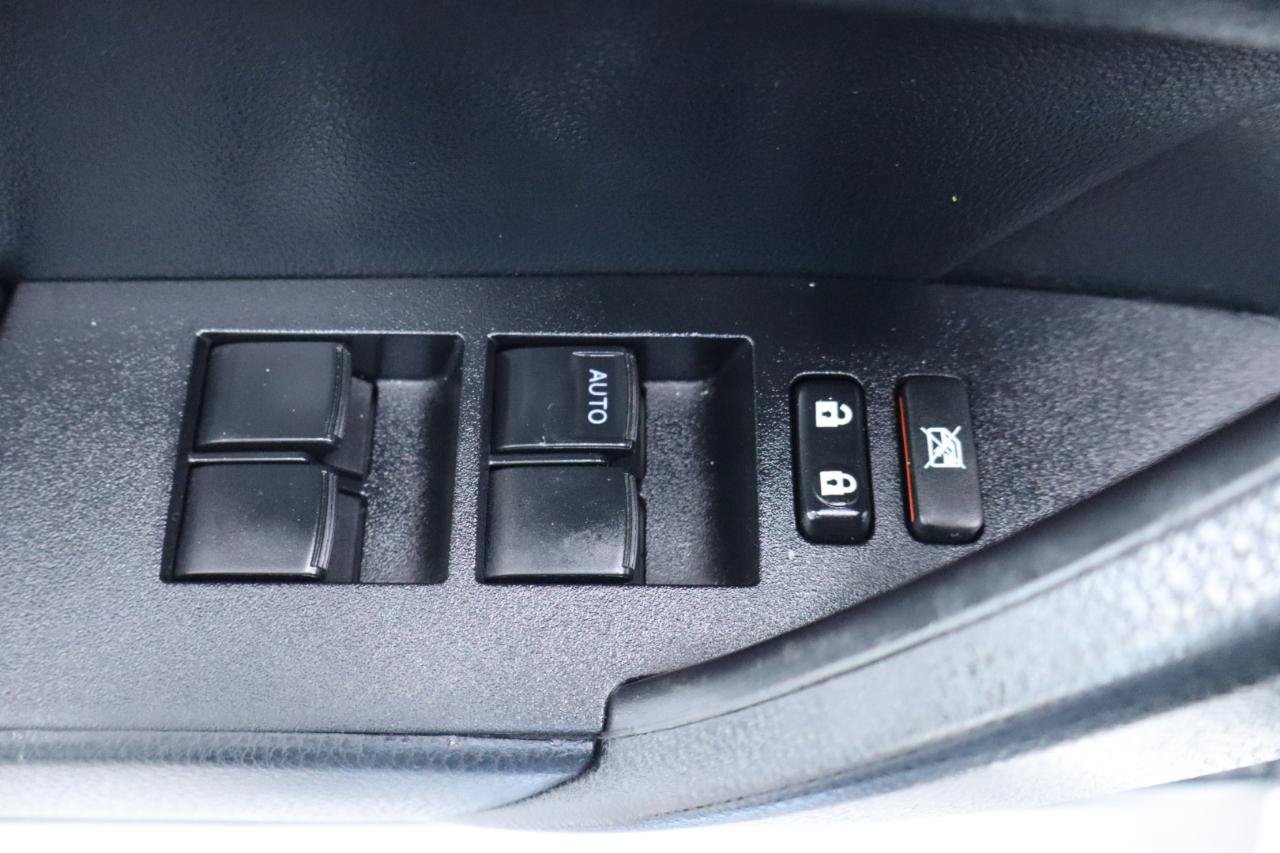 Used 2018 Toyota Corolla SE FWD image 27