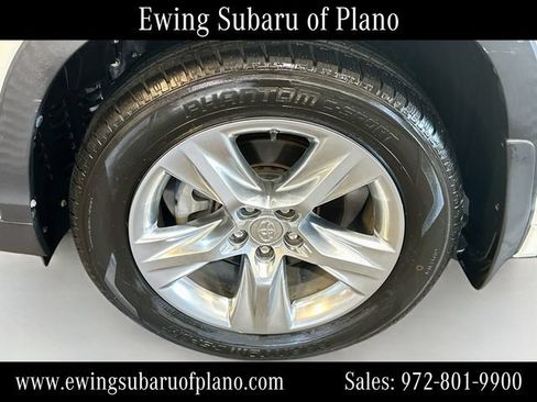 Used 2015 Toyota Highlander Limited Platinum AWD/4WD image 34