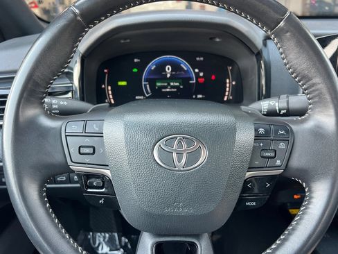 Used 2025 Toyota Camry SE FWD image 22