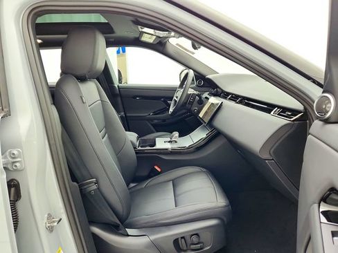 Used 2025 Land Rover Range Rover Evoque S image 18