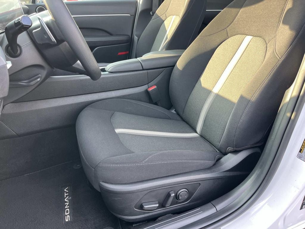 Used 2025 Hyundai Sonata SEL FWD image 28